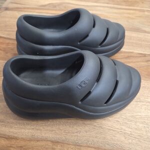 UGG Women's Size 6 Sport Yeah Clog Slip-On Shoes Black